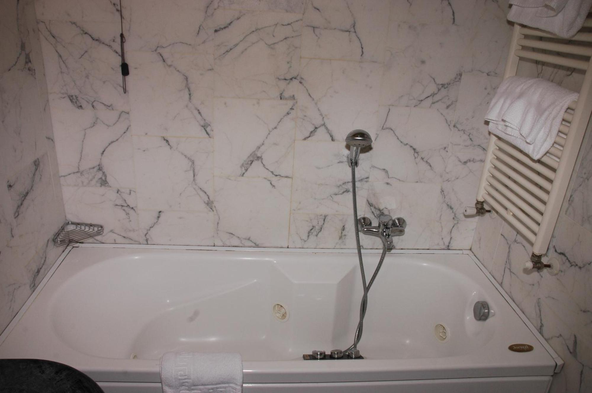 Hotel Michelangelo Palace & Spa Terni Ruang foto
