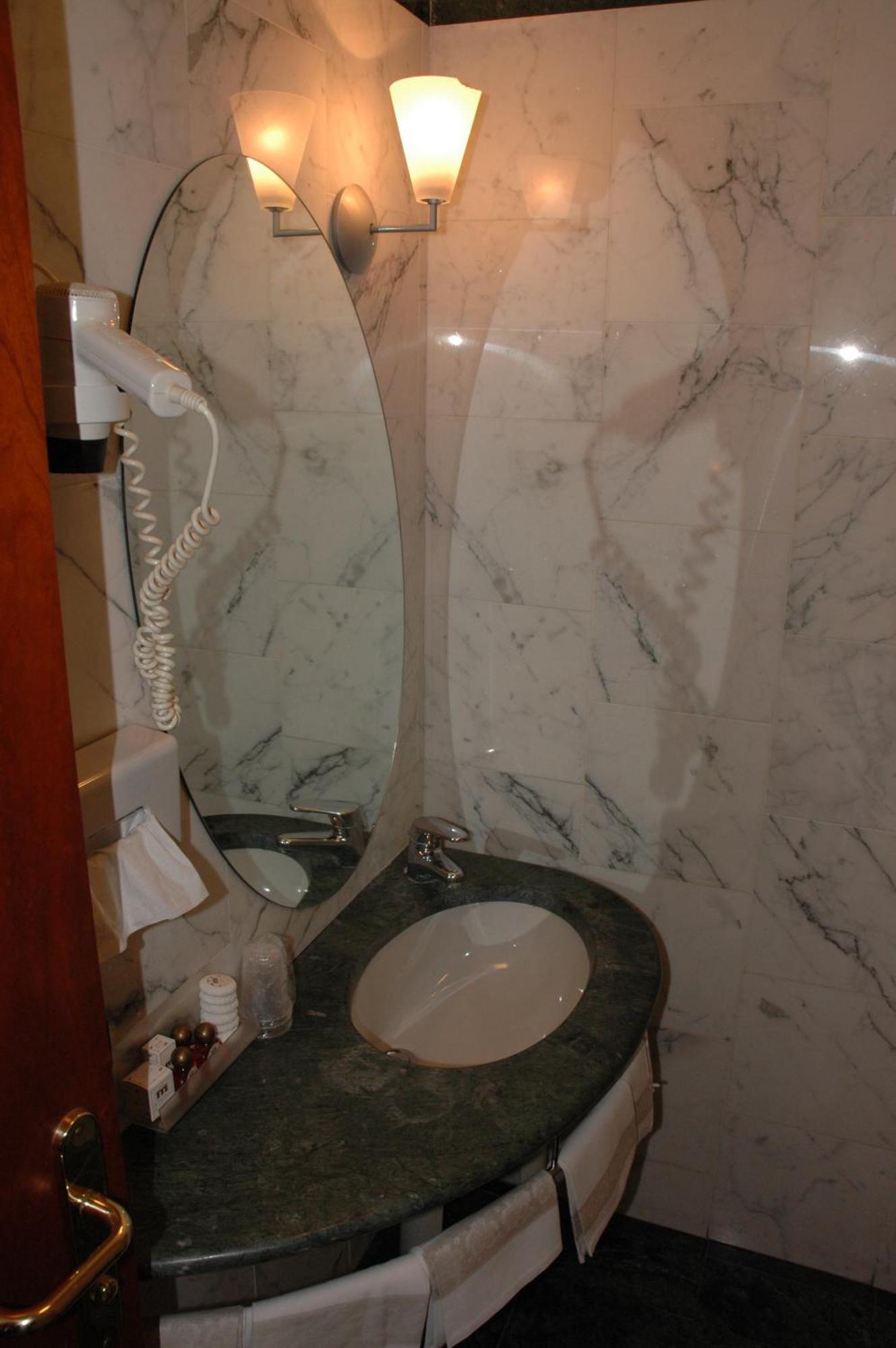 Hotel Michelangelo Palace & Spa Terni Ruang foto