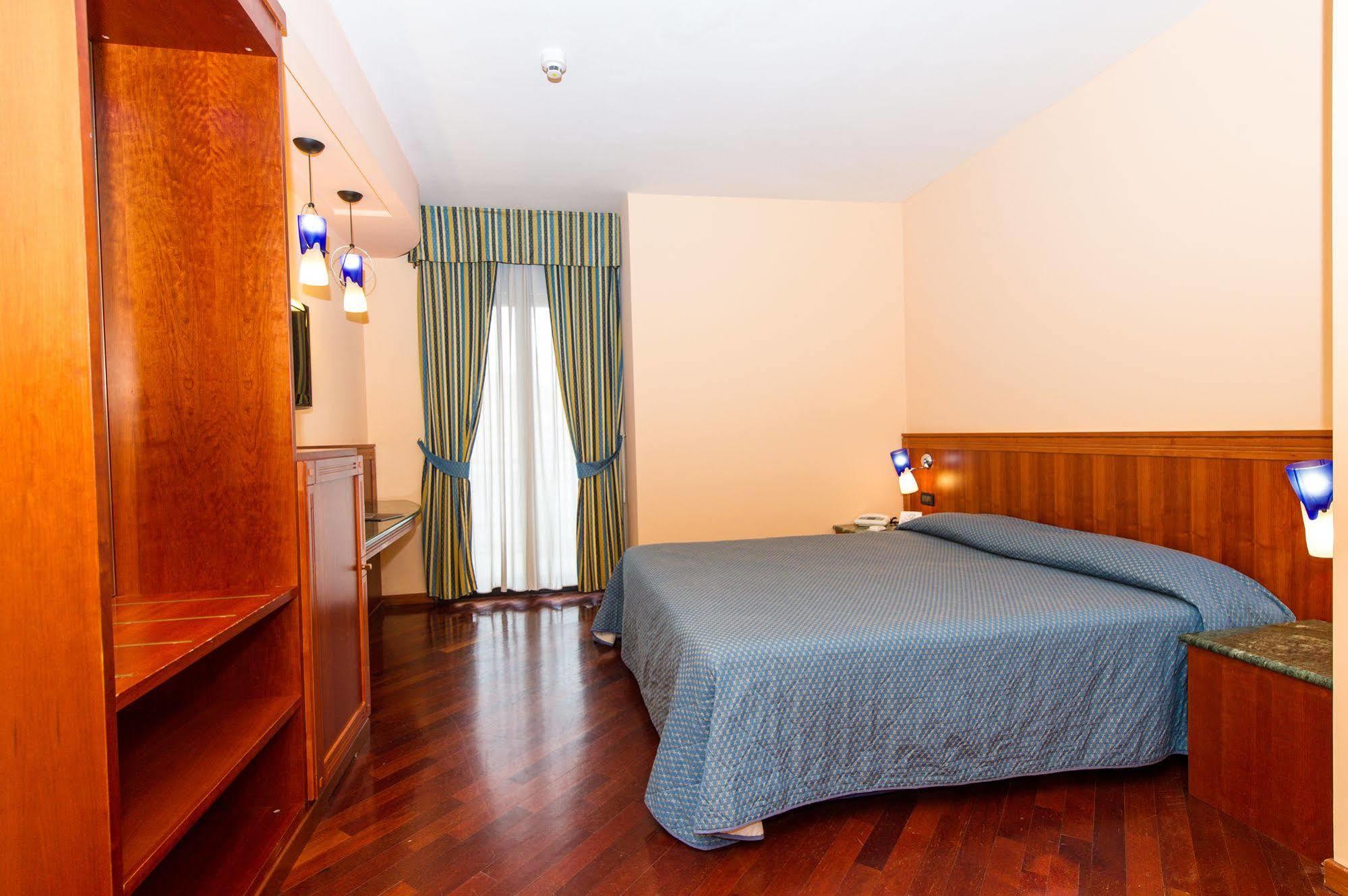 Hotel Michelangelo Palace & Spa Terni Bagian luar foto